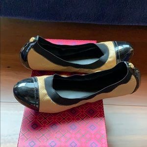 Tory Burch Bridgette ballet, honey wheat/ black.